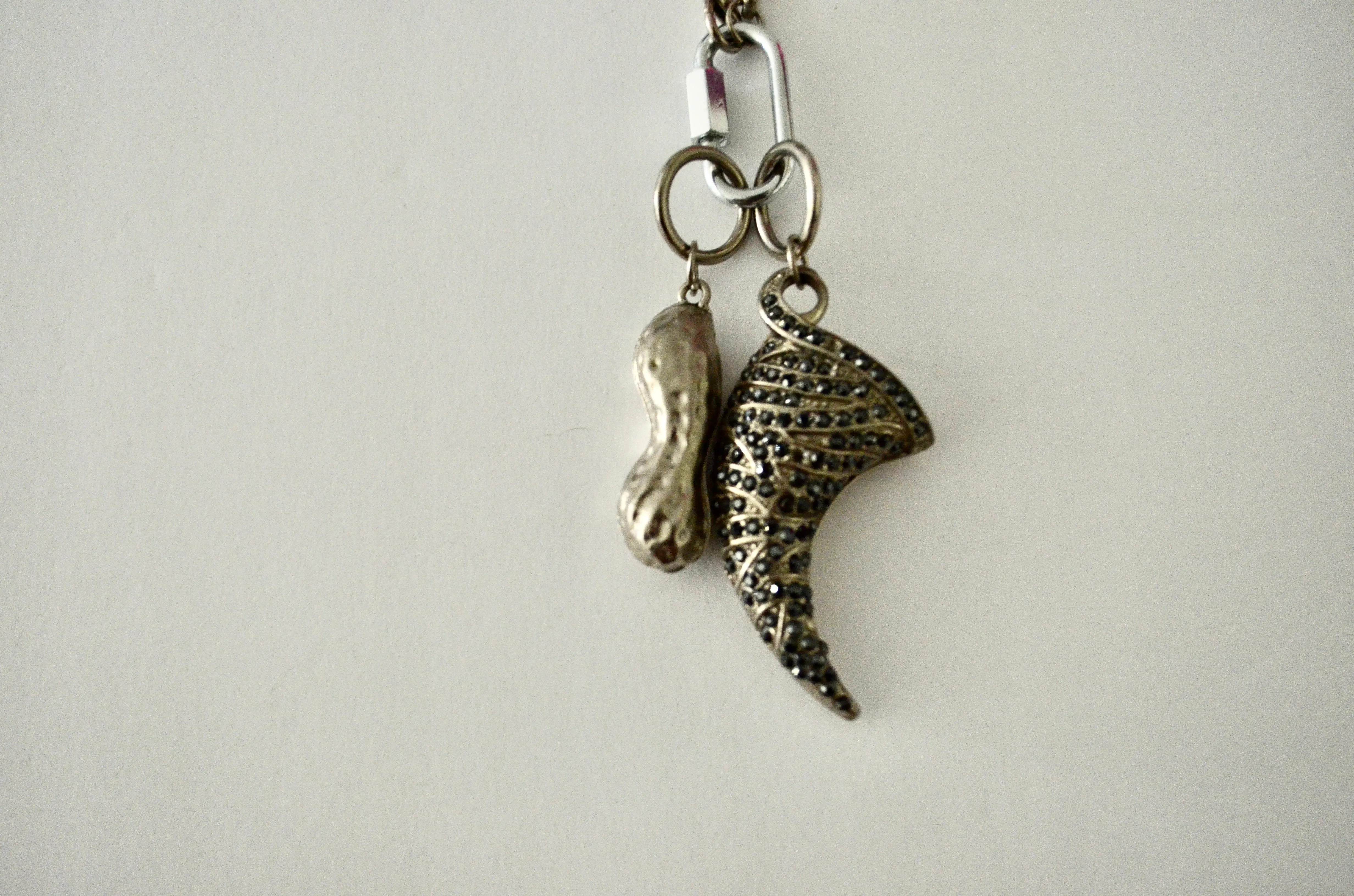 Ethnic Boho Huge Beige Resin Tribal Horn Silver Necklace with Long Link Chain Carabiner Lock Pendant