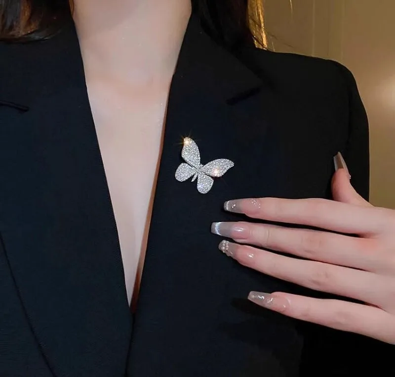 Flash Diamond Butterfly Brooch Women's Design Sense Niche Elegant Suit Pin  New High Sense Exquisite Accessories