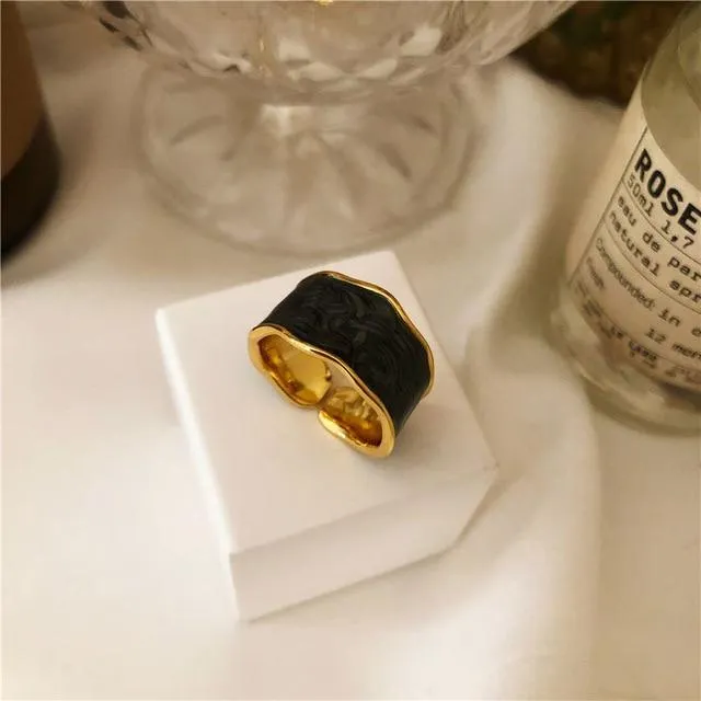 French Vintage Inlaid Gold Rim Ring