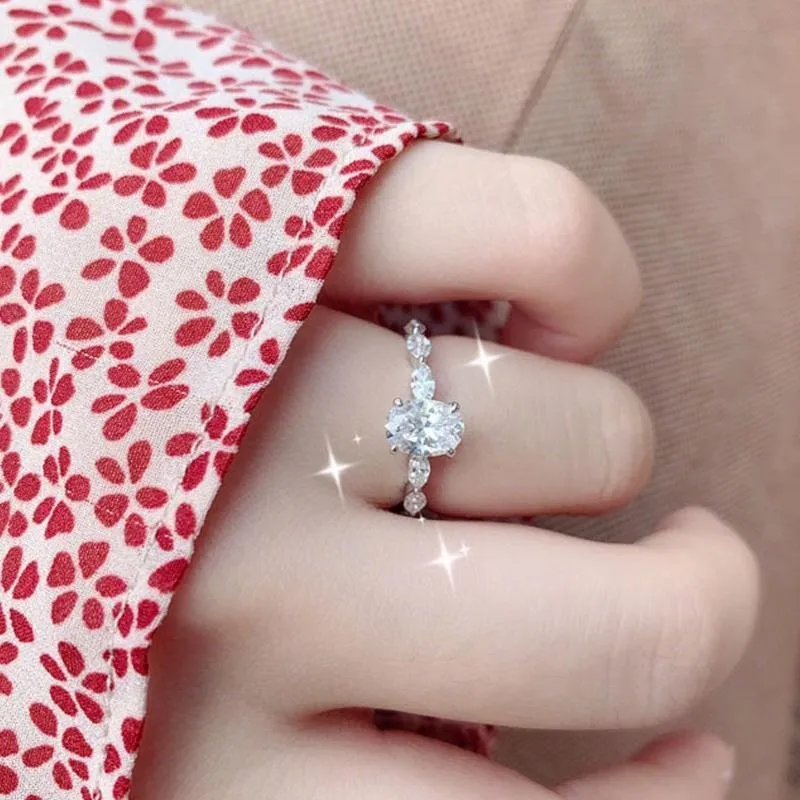 Oval Cut Classic Ring